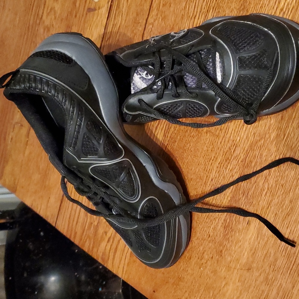 Black Realtree tennis shoes  sz 8 1/2